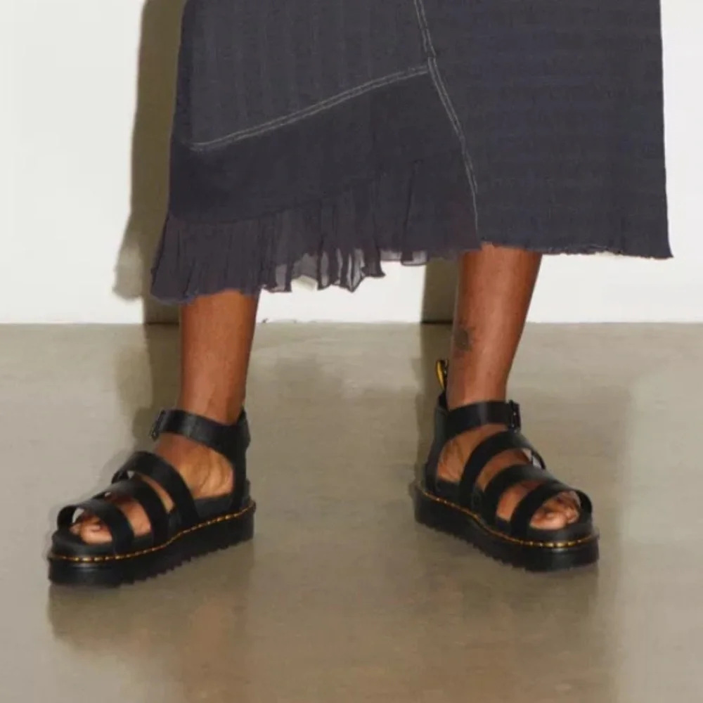 Dr Martens Blaire stewpot sandal in black 6 - Picture 3 of 16